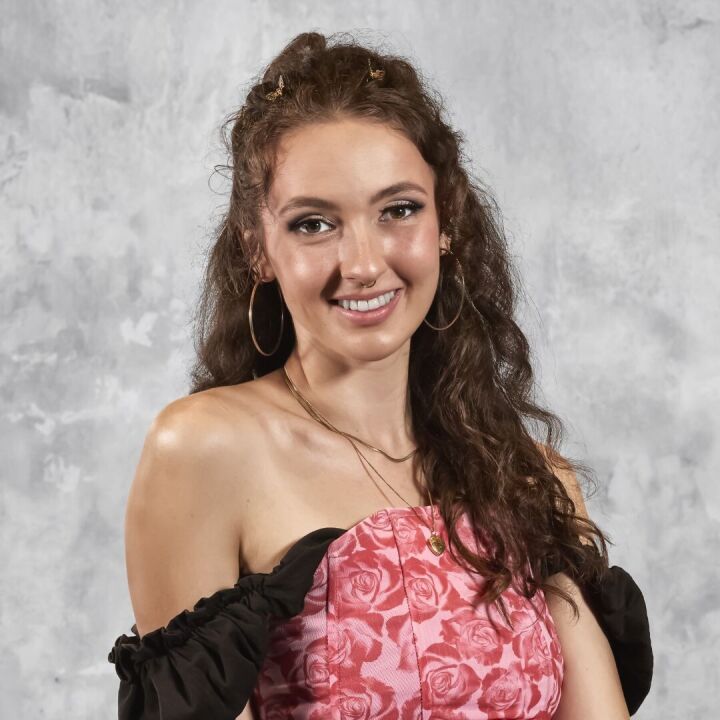 Kate Hudson-James ~JULIET~