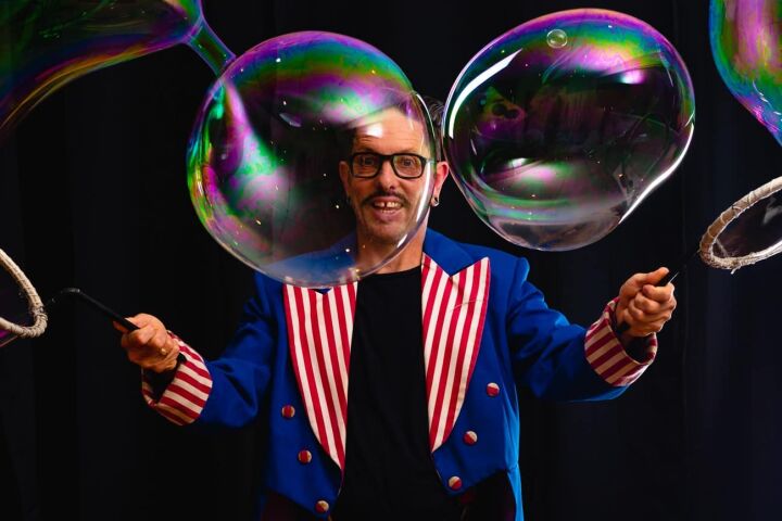 Dr Hubble's Bubbles