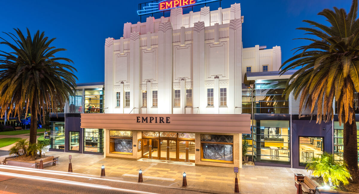 The Empire Historical Tours : Carnival Of Flowers